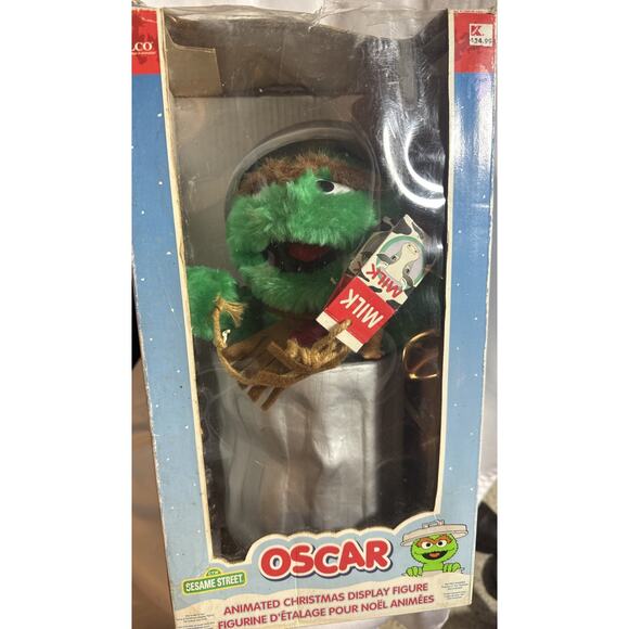 Sesame Street Oscar Telco 13’ Animated Christmas Display Only Non Working - Picture 6 of 9